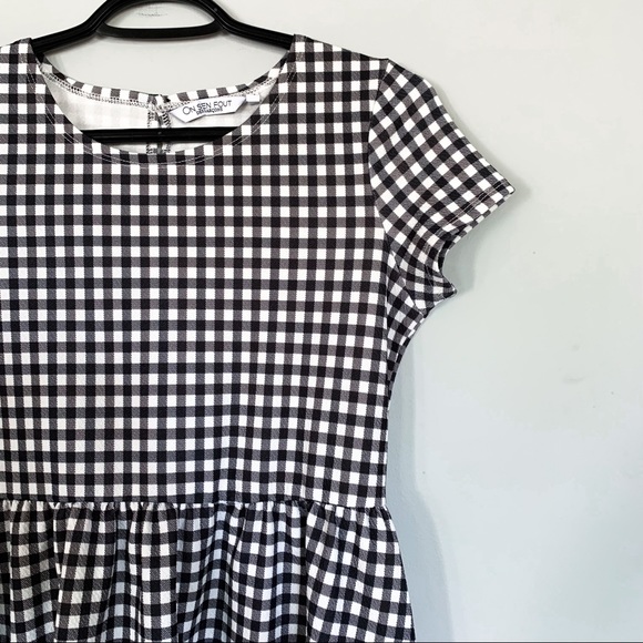 On S’en Fout Des Garçons • Gingham Plaid Dress - Picture 2 of 6